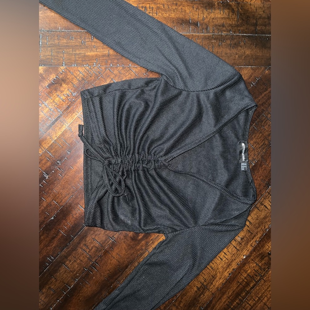 Pretty Little Thing Long Sleeve Black Crop Top NWOT